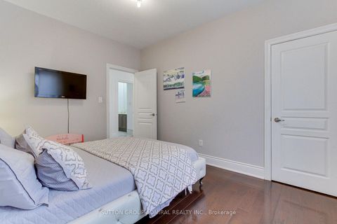 Photo 35 at 8 Aegis Drive, Patterson, Vaughan