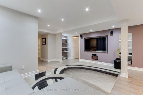 Photo 42 at 8 Aegis Drive, Patterson, Vaughan