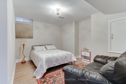 Photo 46 at 8 Aegis Drive, Patterson, Vaughan