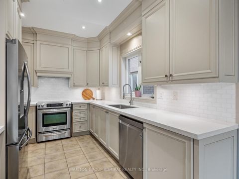 Photo 6 at 192 Chayna Crescent, Patterson, Vaughan