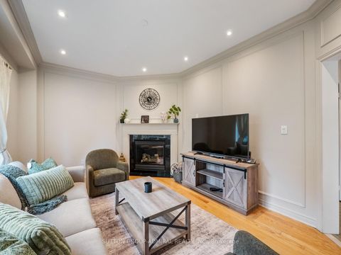 Photo 12 at 192 Chayna Crescent, Patterson, Vaughan