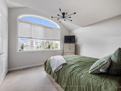 Photo 20 at 192 Chayna Crescent, Patterson, Vaughan