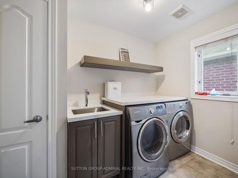 Photo 23 at 192 Chayna Crescent, Patterson, Vaughan