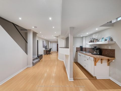 Photo 26 at 192 Chayna Crescent, Patterson, Vaughan