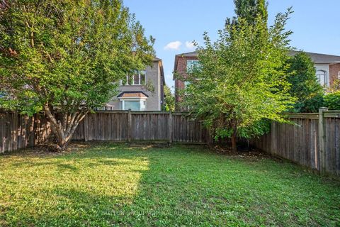 Photo 32 at 192 Chayna Crescent, Patterson, Vaughan