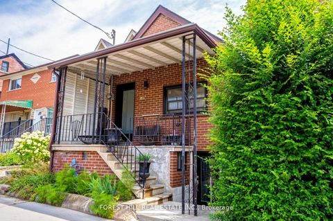 Photo 4 at 139 Christie Street, Annex, Toronto Photo 4 at 139 Christie Street, Annex, Toronto