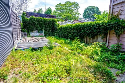 Photo 14 at 139 Christie Street, Annex, Toronto Photo 14 at 139 Christie Street, Annex, Toronto