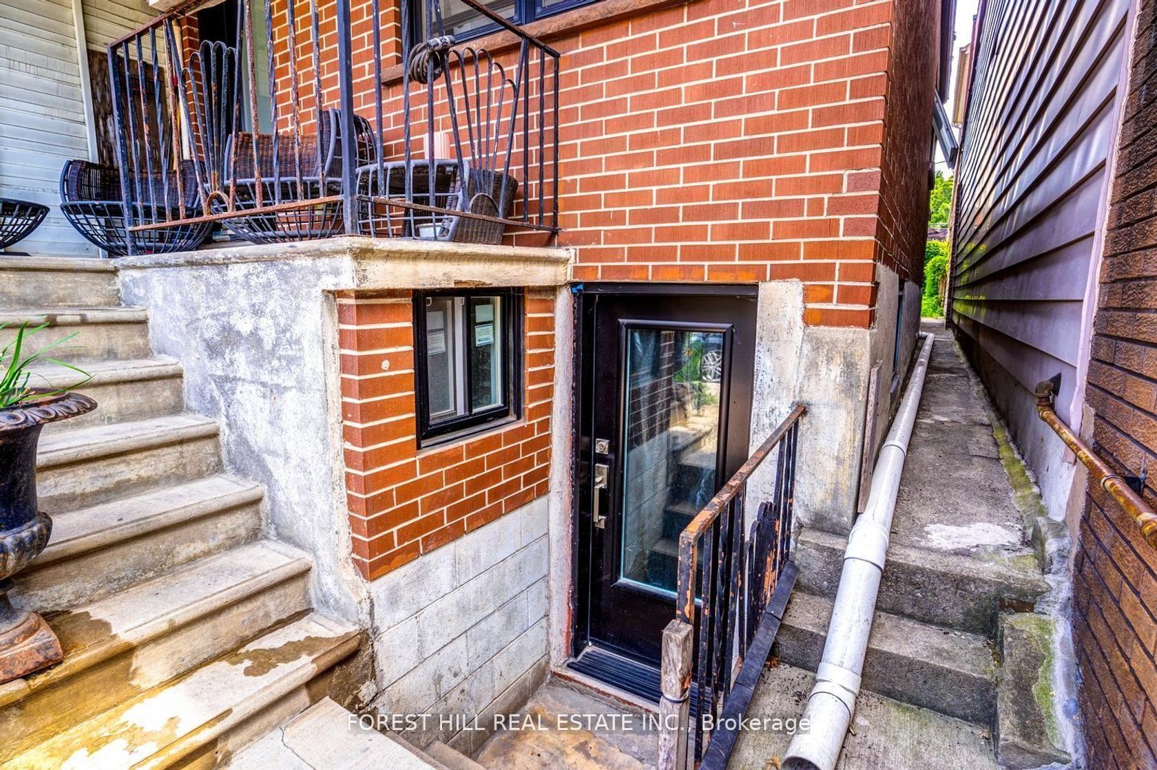 Photo 11 at 139 Christie Street, Annex, Toronto Photo 11 at 139 Christie Street, Annex, Toronto
