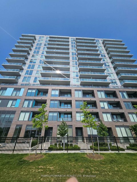 Photo 3 at 116 - 185 DEERFIELD Road, Central Newmarket, Newmarket