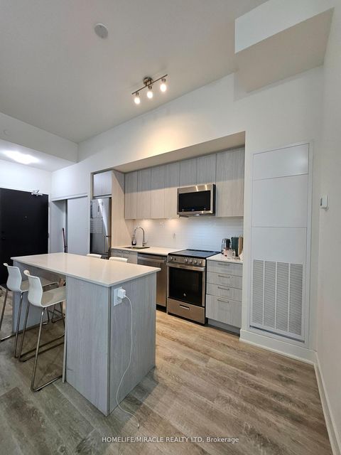 Photo 5 at 116 - 185 DEERFIELD Road, Central Newmarket, Newmarket