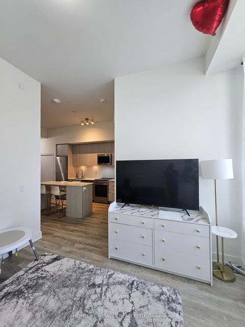 Photo 11 at 116 - 185 DEERFIELD Road, Central Newmarket, Newmarket