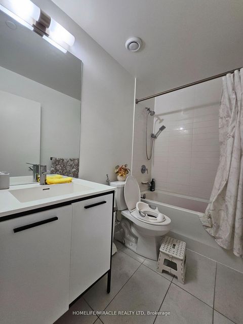 Photo 13 at 116 - 185 DEERFIELD Road, Central Newmarket, Newmarket