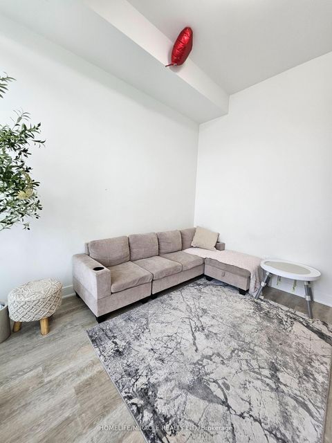 Photo 16 at 116 - 185 DEERFIELD Road, Central Newmarket, Newmarket