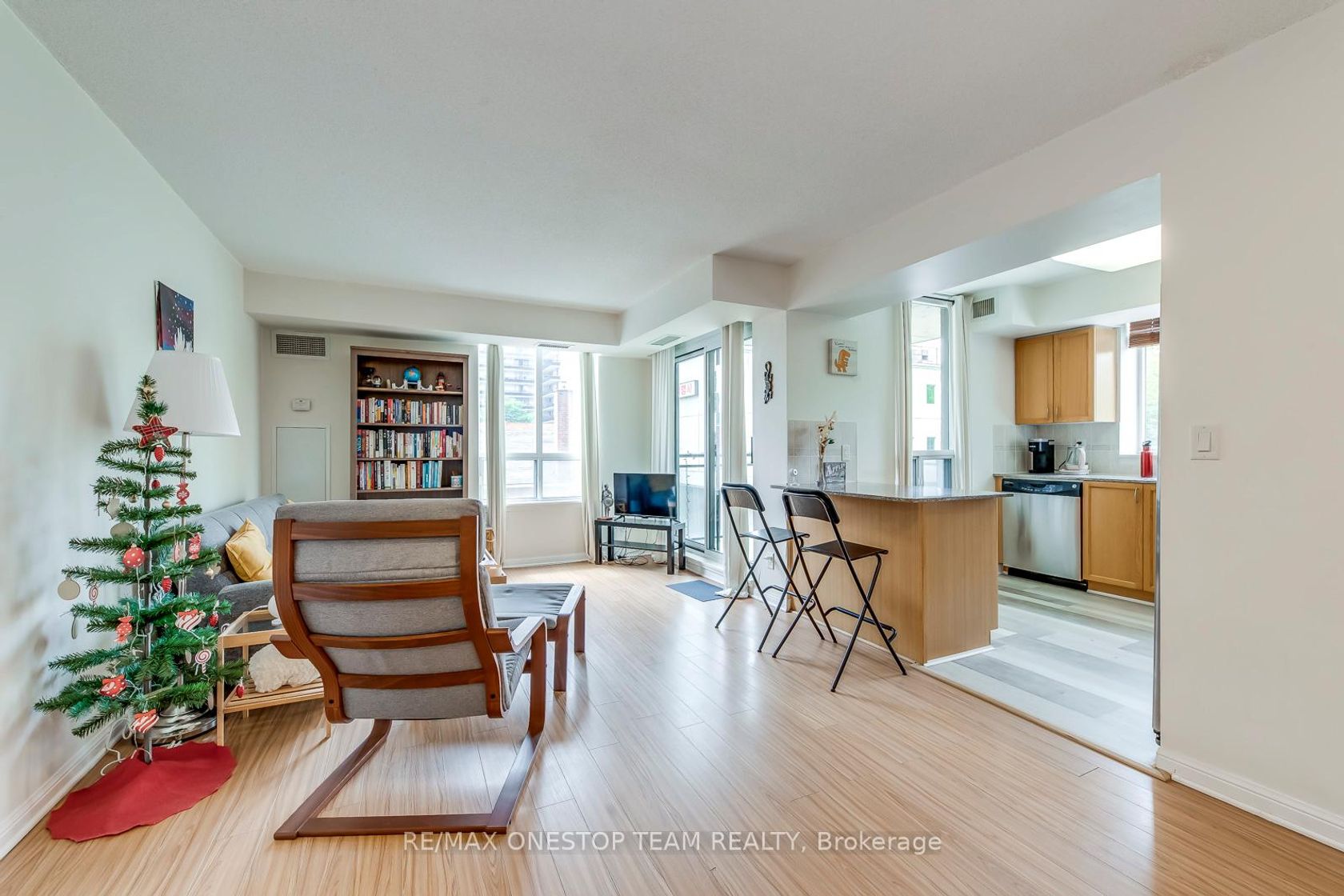 303 - 5940 Yonge Street, Newtonbrook West, Toronto 