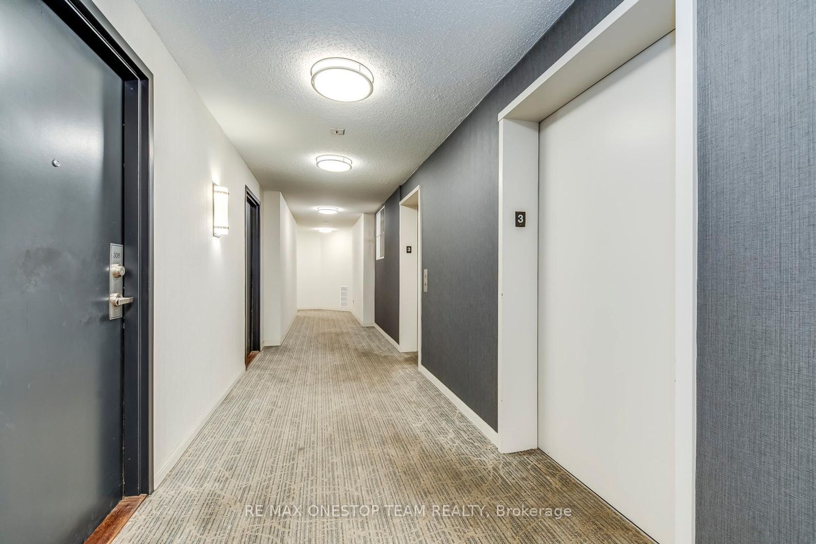 Photo 9 at 303 - 5940 Yonge Street, Newtonbrook West, Toronto Photo 9 at 303 - 5940 Yonge Street, Newtonbrook West, Toronto