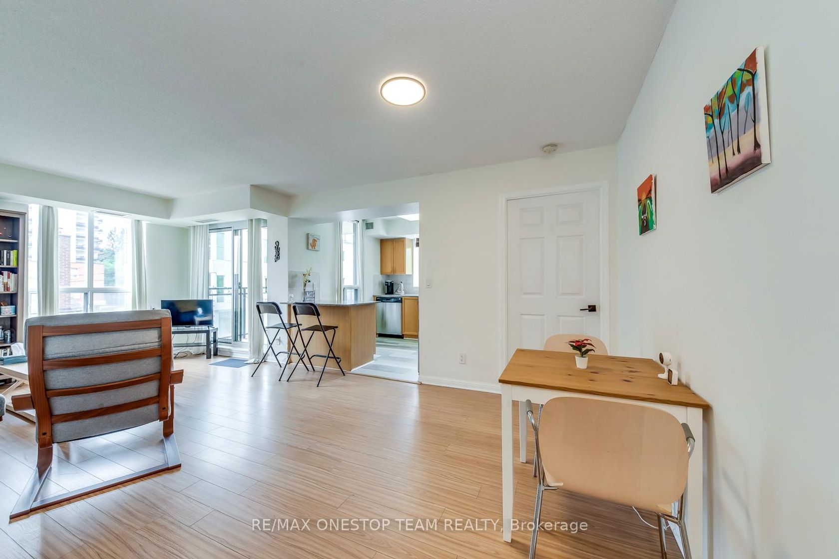 Photo 10 at 303 - 5940 Yonge Street, Newtonbrook West, Toronto Photo 10 at 303 - 5940 Yonge Street, Newtonbrook West, Toronto