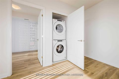 Photo 7 at 2606 - 7895 Jane Street, Concord, Vaughan