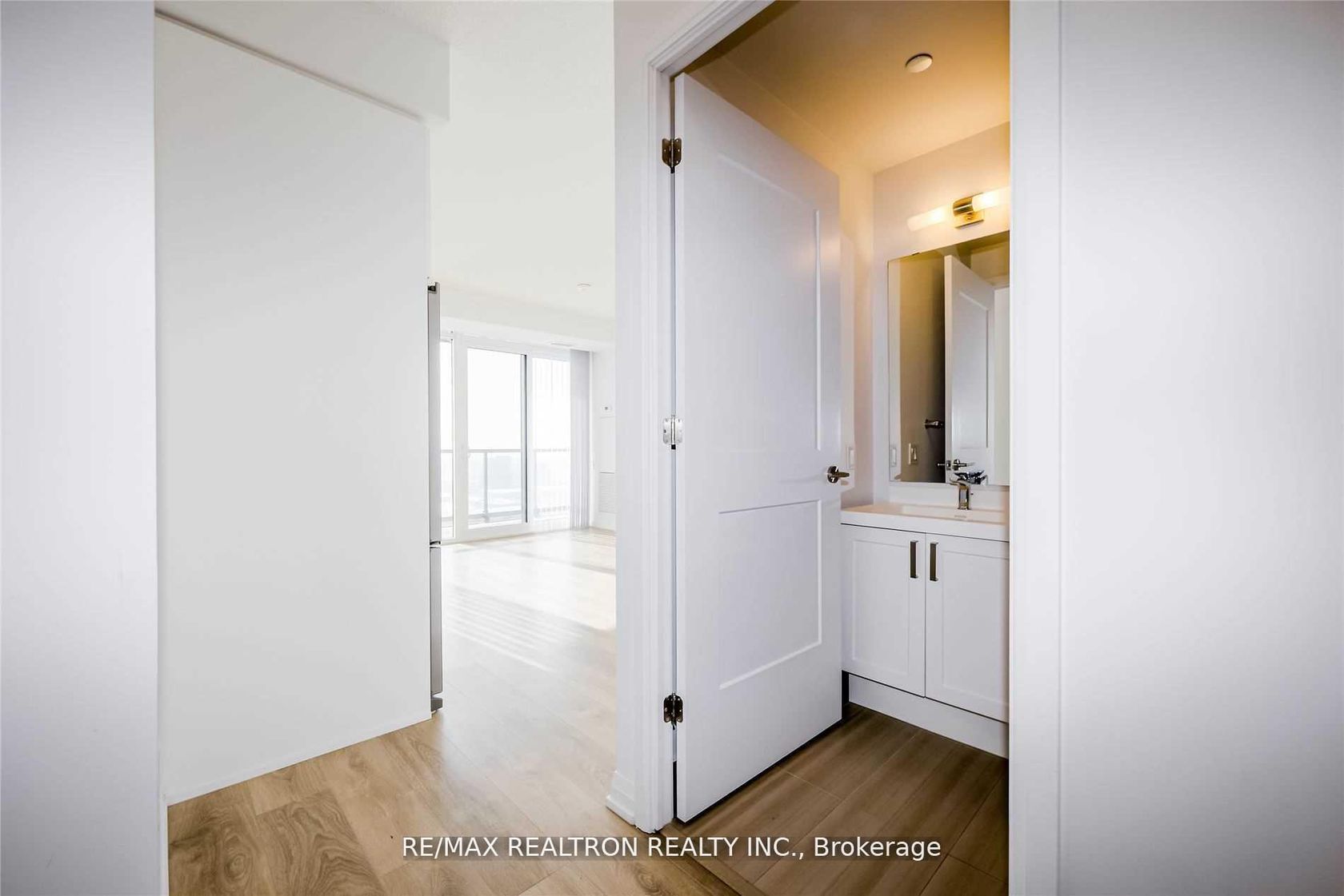 2606 - 7895 Jane Street, Concord, Vaughan photo number 2