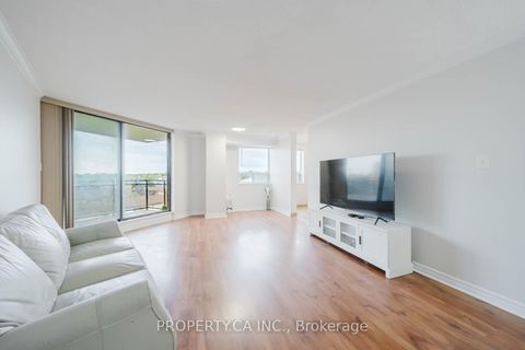 Photo 4 at 609 - 121 Trudelle Street, Eglinton East, Toronto
