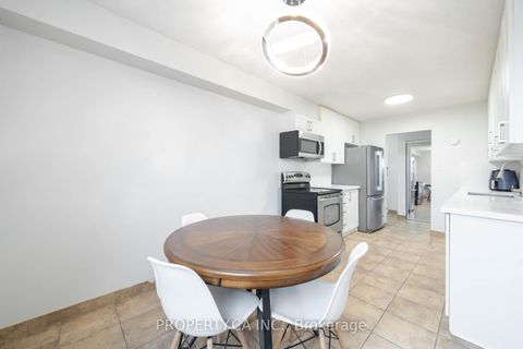 Photo 11 at 609 - 121 Trudelle Street, Eglinton East, Toronto