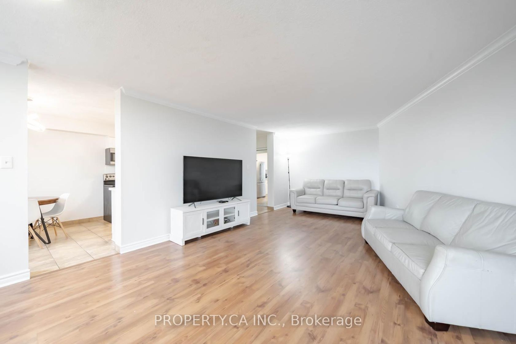 Photo 6 at 609 - 121 Trudelle Street, Eglinton East, Toronto Photo 6 at 609 - 121 Trudelle Street, Eglinton East, Toronto