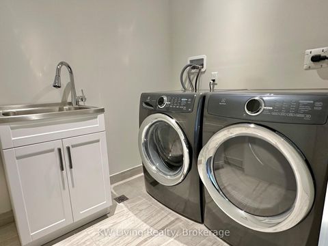 Photo 11 at 18 Ferris Road, Parkview, Toronto