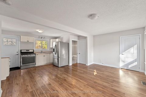 Photo 3 at 210 Cox Mill Road, Painswick North, Barrie