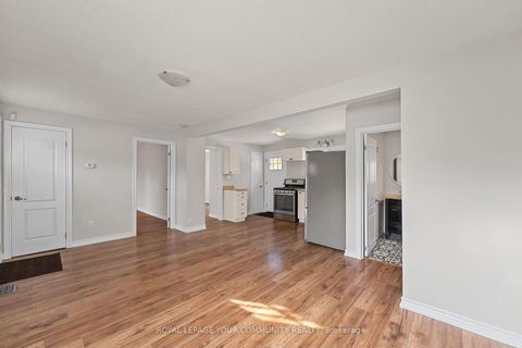 Photo 9 at 210 Cox Mill Road, Painswick North, Barrie