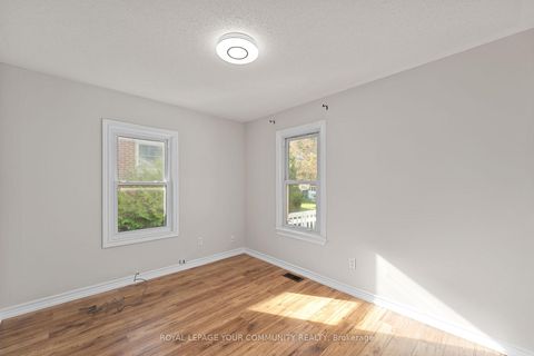 Photo 11 at 210 Cox Mill Road, Painswick North, Barrie