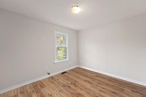 Photo 13 at 210 Cox Mill Road, Painswick North, Barrie