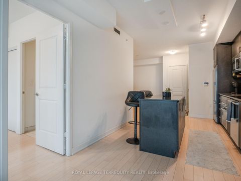 Photo 6 at 1009 - 1 The Esplanade, Waterfront Communities C8, Toronto Photo 6 at 1009 - 1 The Esplanade, Waterfront Communities C8, Toronto