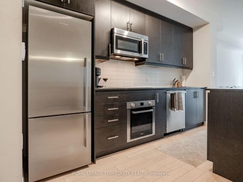 Photo 13 at 1009 - 1 The Esplanade, Waterfront Communities C8, Toronto