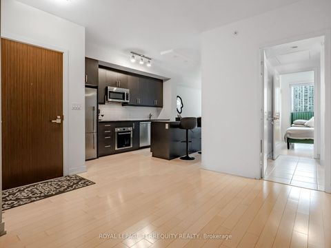 Photo 15 at 1009 - 1 The Esplanade, Waterfront Communities C8, Toronto
