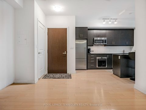 Photo 17 at 1009 - 1 The Esplanade, Waterfront Communities C8, Toronto
