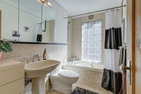 Photo 17 at 11 West Lynn Avenue, Woodbine Corridor, Toronto