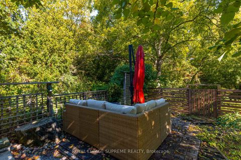 Photo 31 at 11 West Lynn Avenue, Woodbine Corridor, Toronto