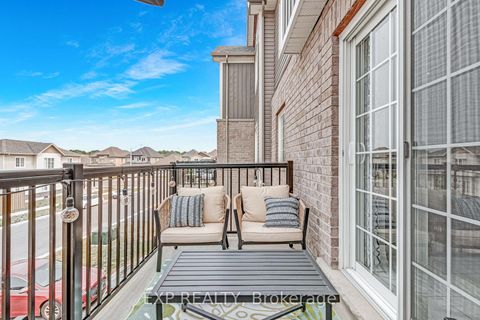 Photo 12 at 11 Kodiak Terrace, Holly, Barrie