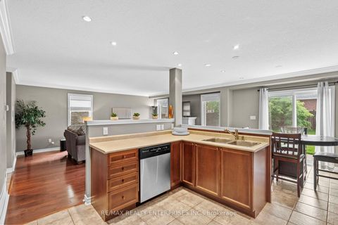 Photo 6 at 76 Balmoral Place, Shore, Barrie