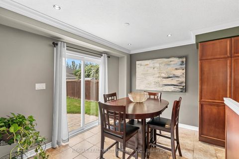 Photo 7 at 76 Balmoral Place, Shore, Barrie