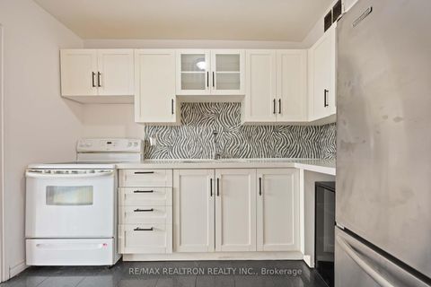 Photo 11 at 1014 - 31 Four Winds Drive, York University Heights, Toronto