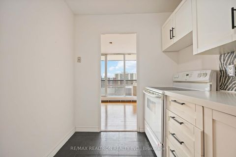 Photo 13 at 1014 - 31 Four Winds Drive, York University Heights, Toronto