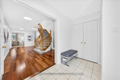 Photo 6 at 29 Westbourne Court, Oak Ridges Lake Wilcox, Richmond Hill