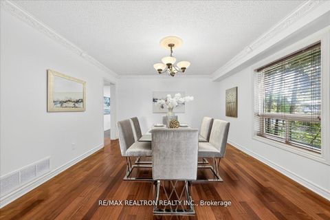 Photo 12 at 29 Westbourne Court, Oak Ridges Lake Wilcox, Richmond Hill