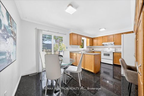 Photo 17 at 29 Westbourne Court, Oak Ridges Lake Wilcox, Richmond Hill