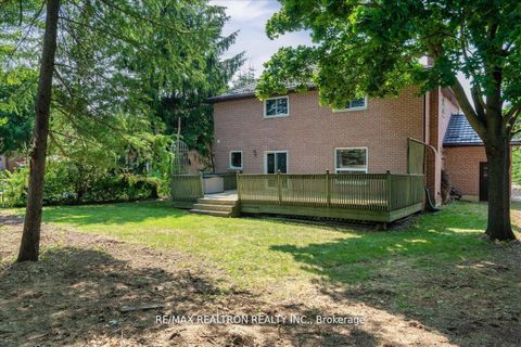 Photo 46 at 29 Westbourne Court, Oak Ridges Lake Wilcox, Richmond Hill