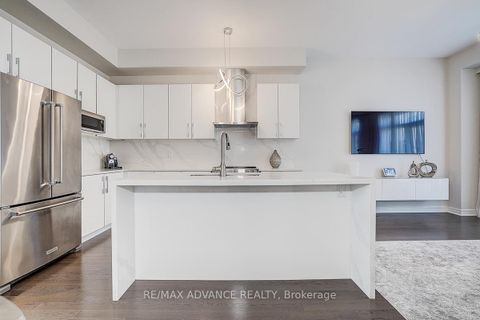 Photo 6 at 30 Laskin Drive, Patterson, Vaughan