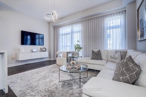 Photo 11 at 30 Laskin Drive, Patterson, Vaughan