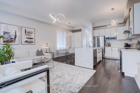 Photo 12 at 30 Laskin Drive, Patterson, Vaughan