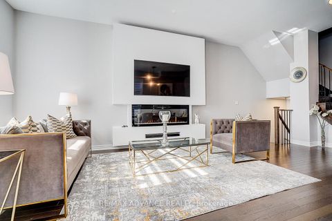 Photo 13 at 30 Laskin Drive, Patterson, Vaughan