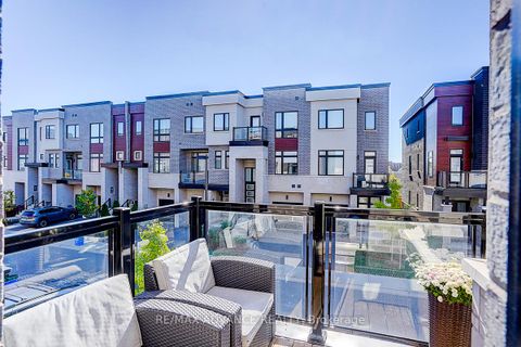 Photo 18 at 30 Laskin Drive, Patterson, Vaughan